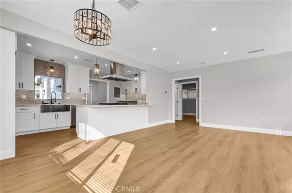 Compton, CA 90221,1913 N Castlegate