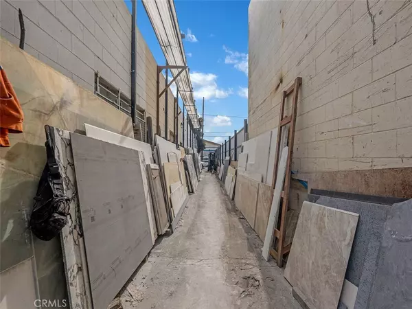 Los Angeles, CA 90039,4211 Verdant ST