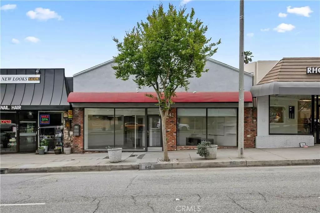 La Canada Flintridge, CA 91011,842 Foothill BLVD