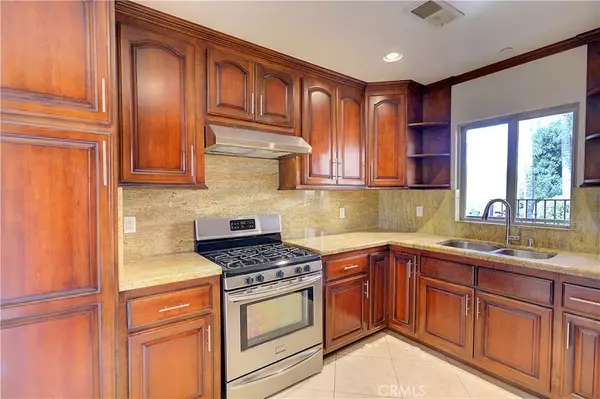 Valley Village, CA 91607,5234 Vantage #105