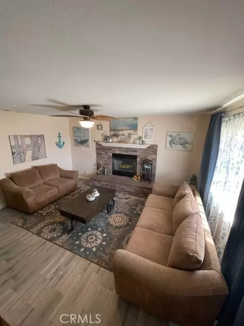 Apple Valley, CA 92308,22612 Viento RD