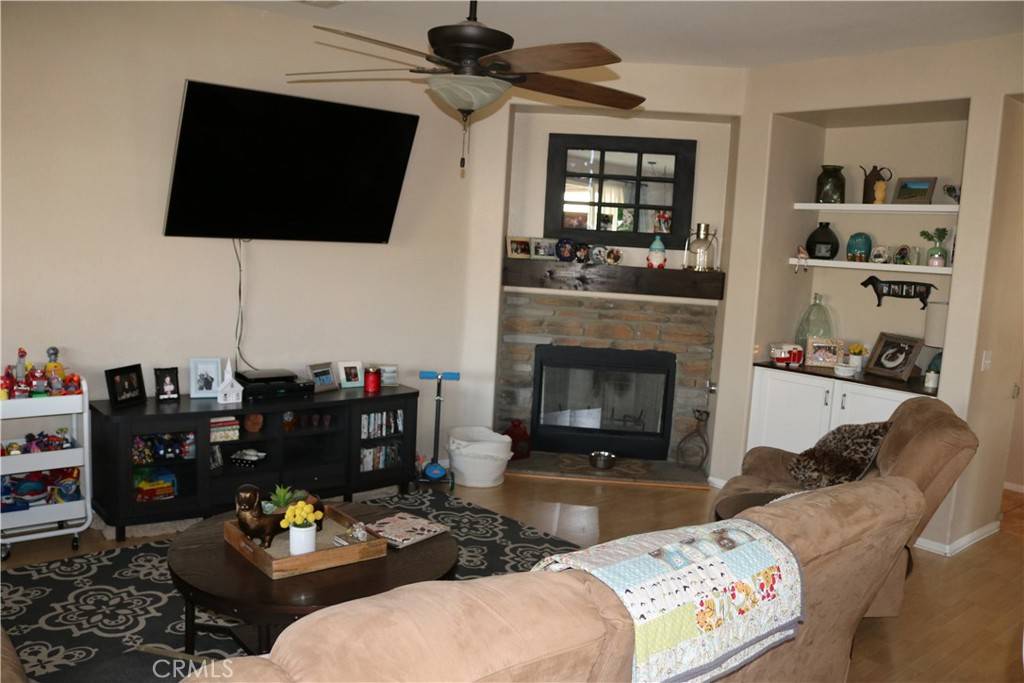 Hesperia, CA 92344,13806 Mayapple ST
