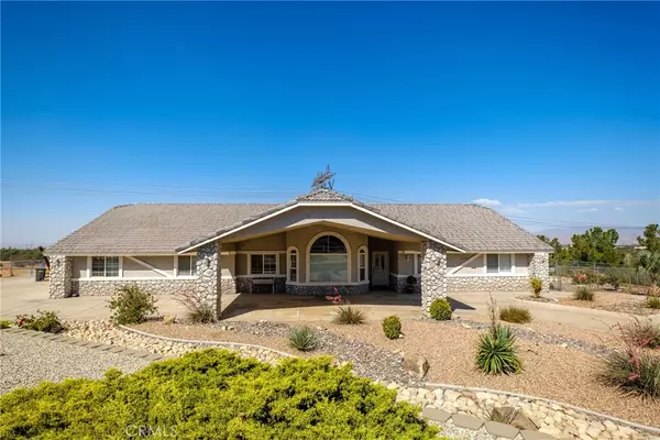 6951 Rainbow RD, Oak Hills, CA 92344