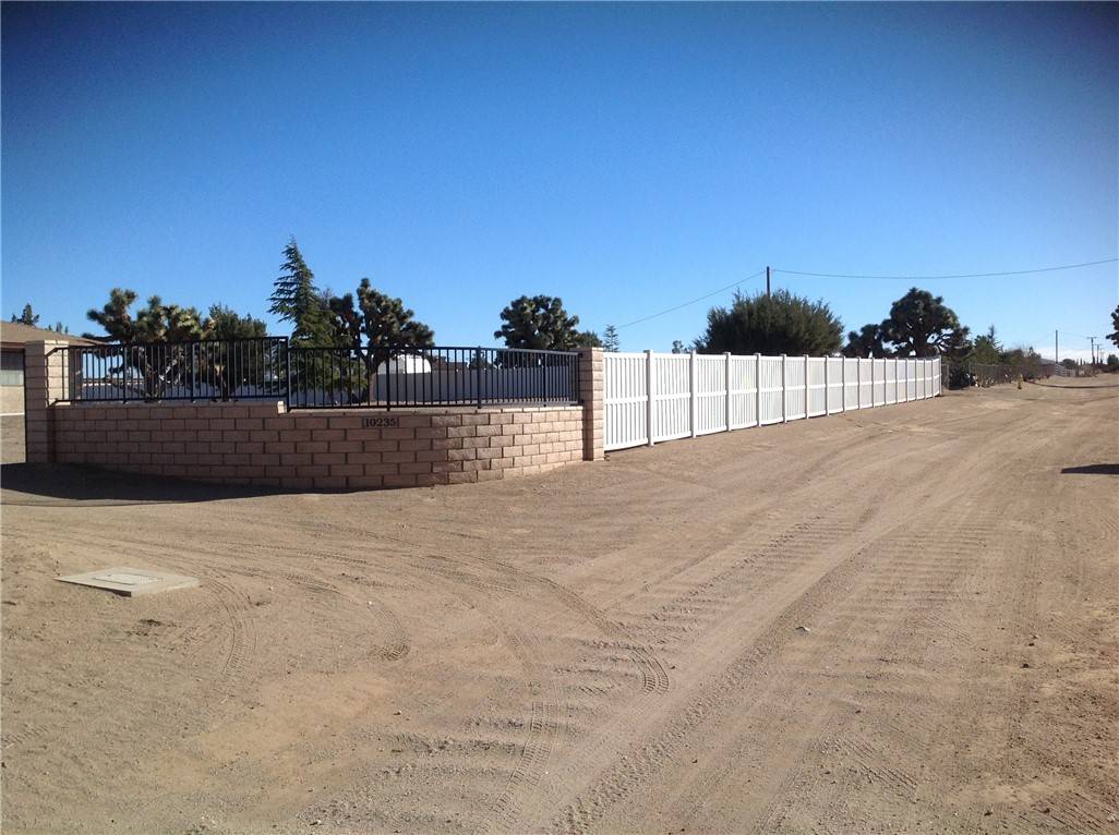 Oak Hills, CA 92344,10235 Barker RD