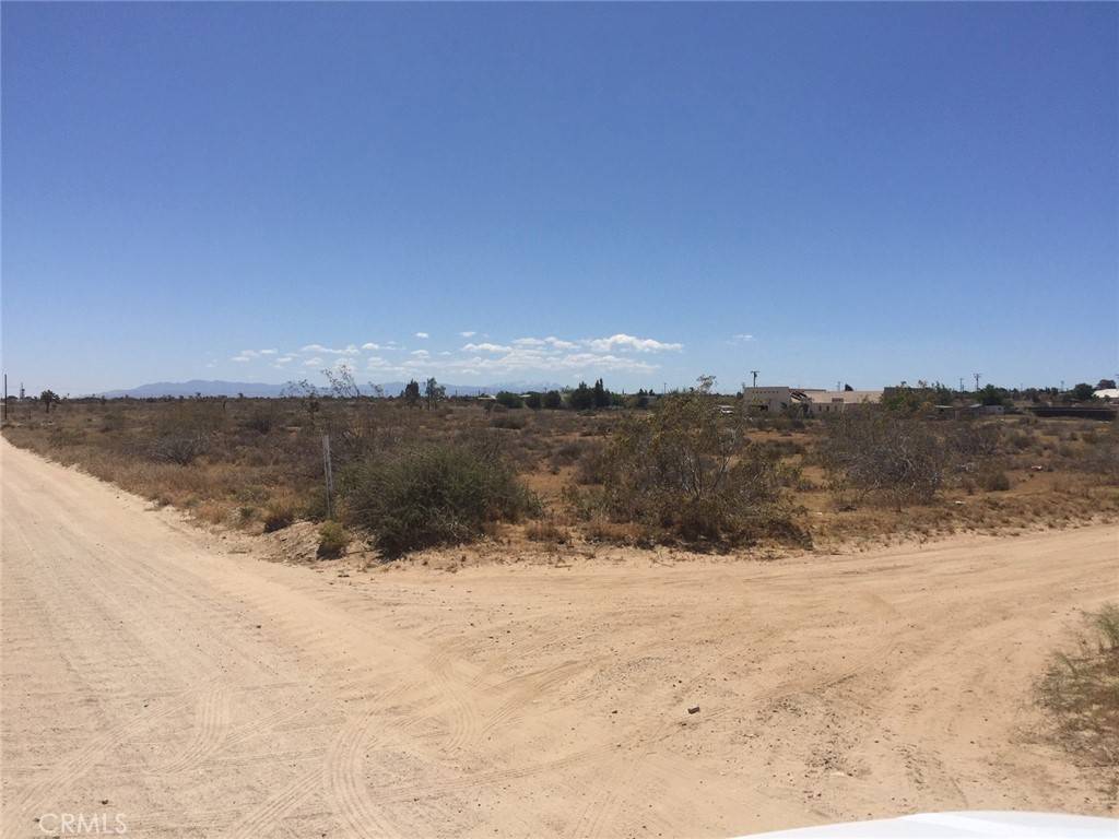 Phelan, CA 92371,0 Goss RD