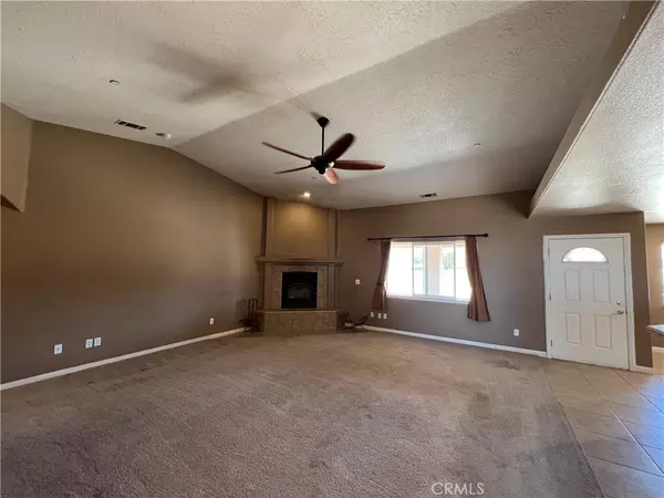 Phelan, CA 92371,7980 Flowerfield RD