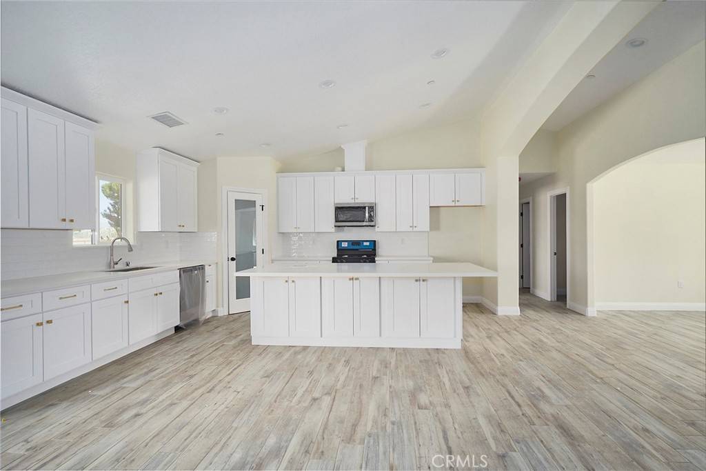 Hesperia, CA 92345,7350 Minstead AVE
