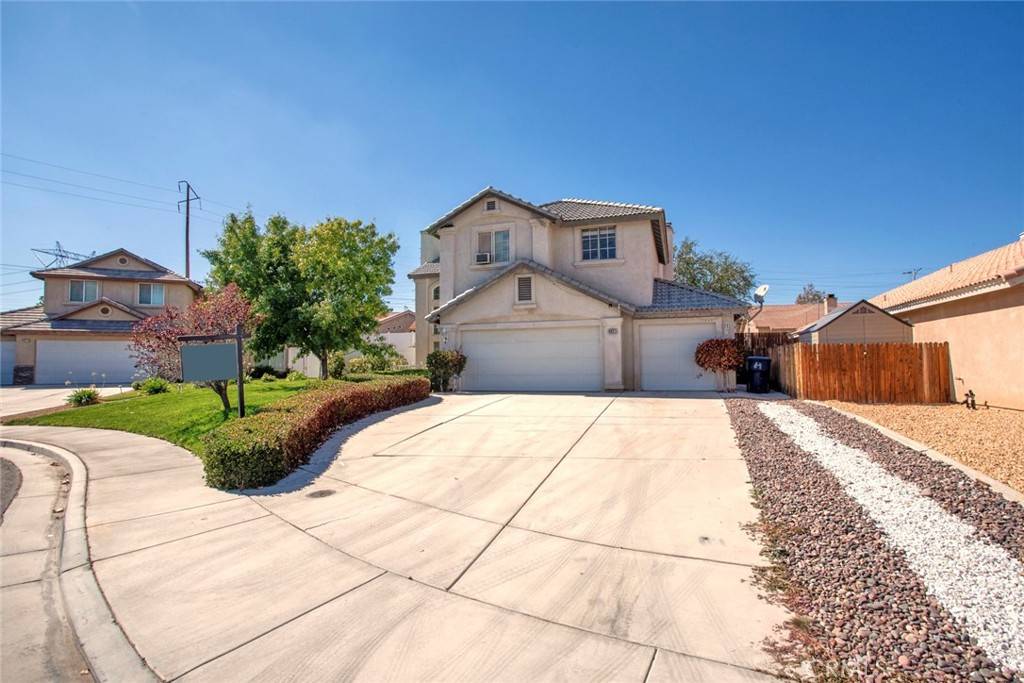 Hesperia, CA 92344,8932 Wedgewood CT
