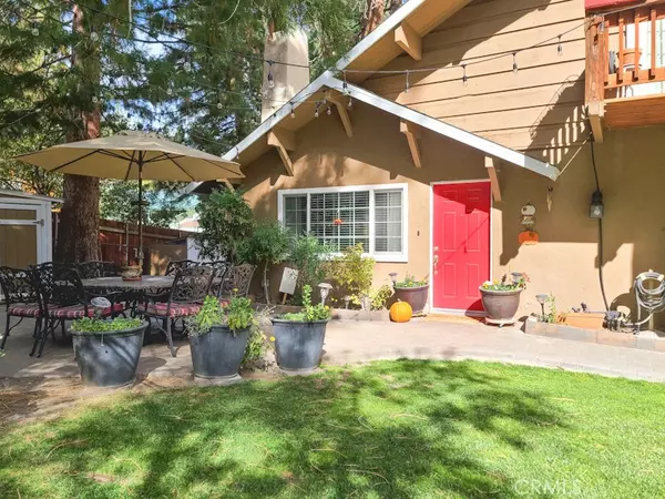 Wrightwood, CA 92397,560 Oriole RD