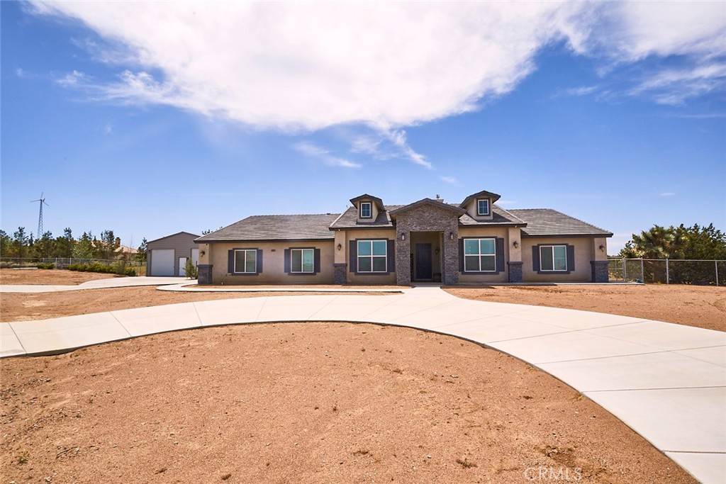 Oak Hills, CA 92344,8592 Barker RD