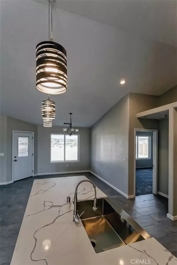 Hesperia, CA 92345,18235 Danbury AVE