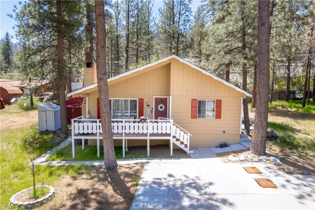 Wrightwood, CA 92397,1819 State Hwy 2