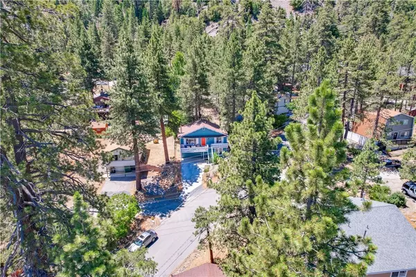 Wrightwood, CA 92397,5141 E Canyon DR