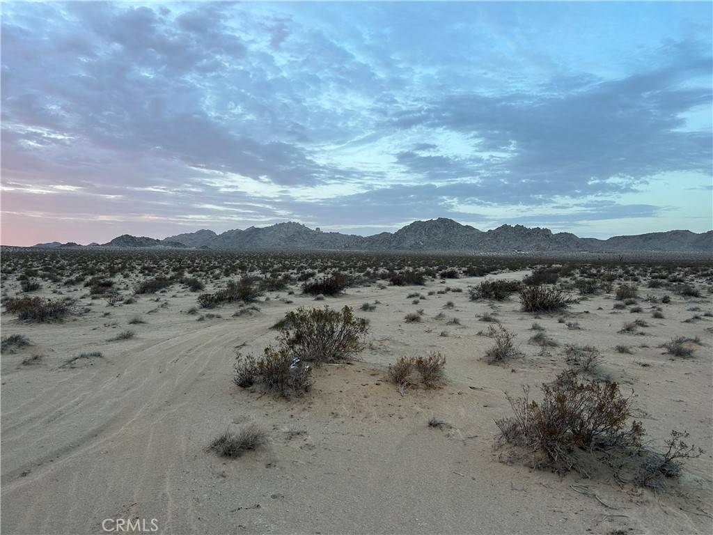 Lucerne Valley, CA 92356,0 E. End ST