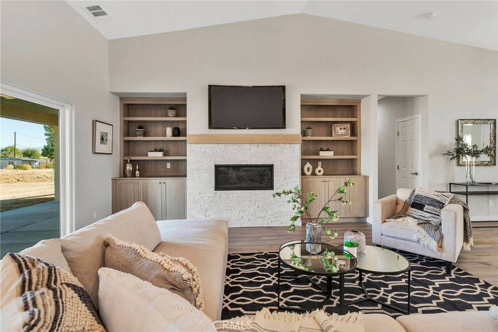 Apple Valley, CA 92307,20032 Talihina RD