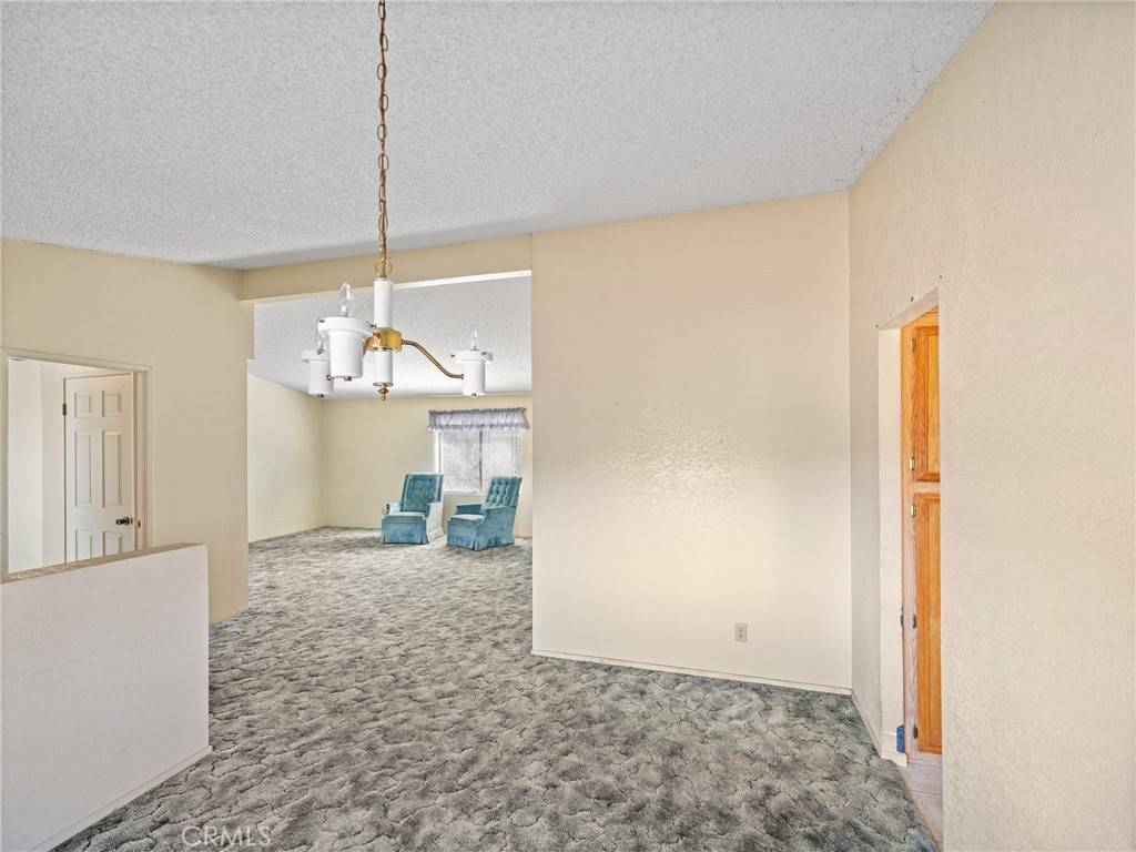 Oak Hills, CA 92344,10960 Duxbury RD