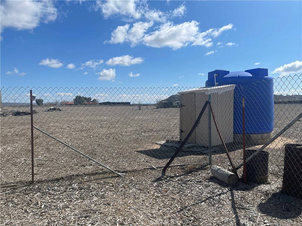Adelanto, CA 92301,975 Colusa RD