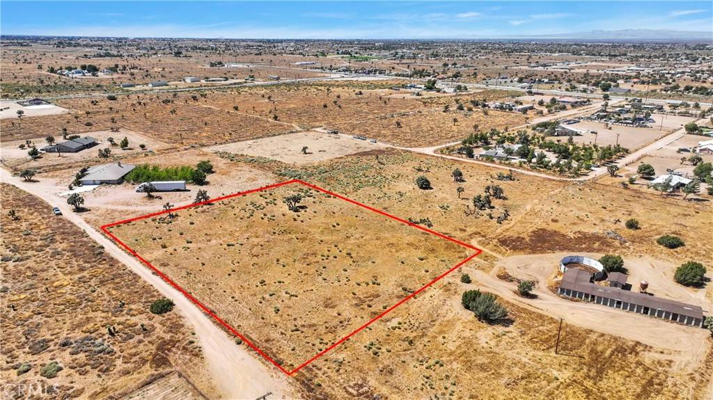 Oak Hills, CA 92344,9976 Elsinore RD