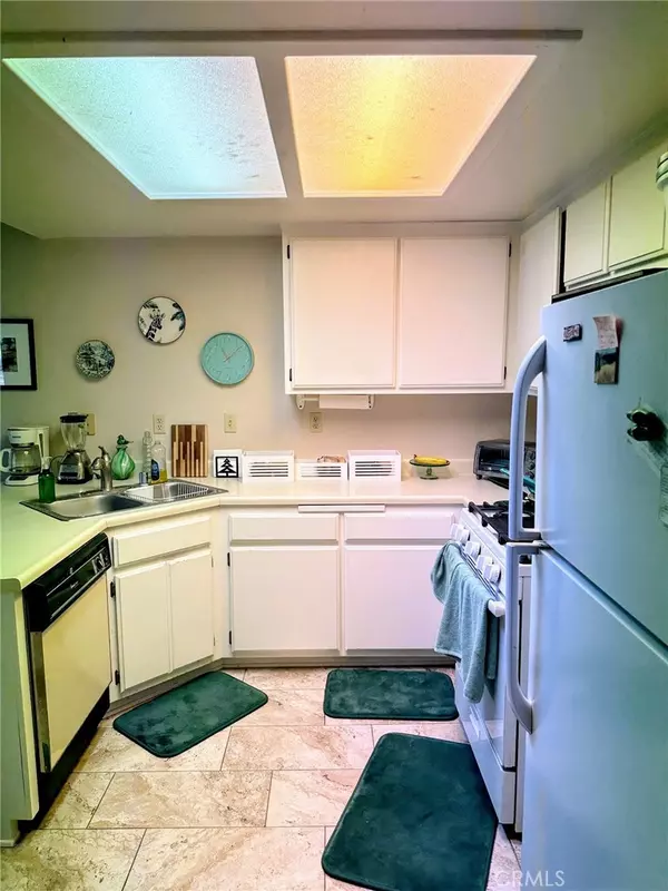 Helendale, CA 92342,14814 B Clubhouse DR #B