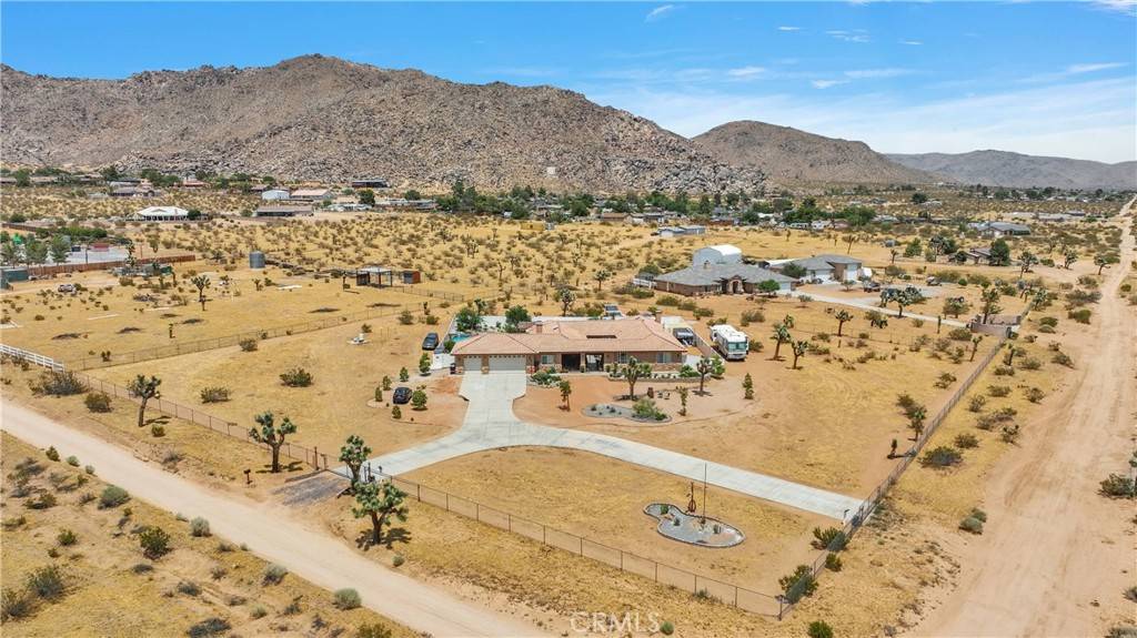 Apple Valley, CA 92307,16323 Shirwaun RD