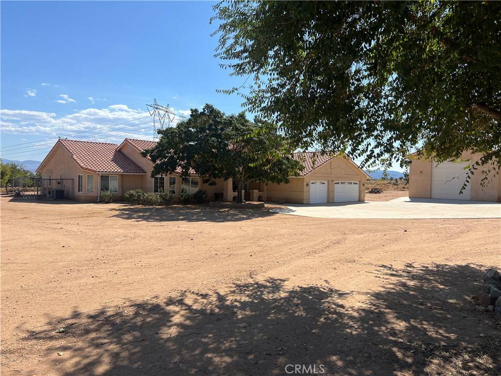 6825 Bandicoot TRL, Oak Hills, CA 92344