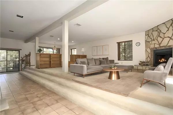 Wrightwood, CA 93563,23109 Cardinal RD