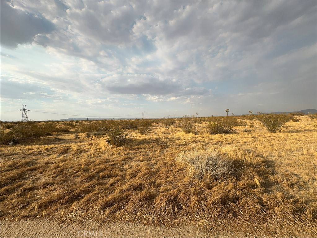 Adelanto, CA 92301,0 La Paz ST