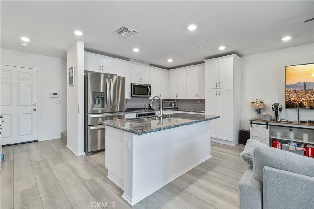 Fontana, CA 92336,7155 Citrus AVE #446