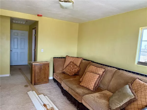 Palmdale, CA 93591,18645 E Palmdale BLVD