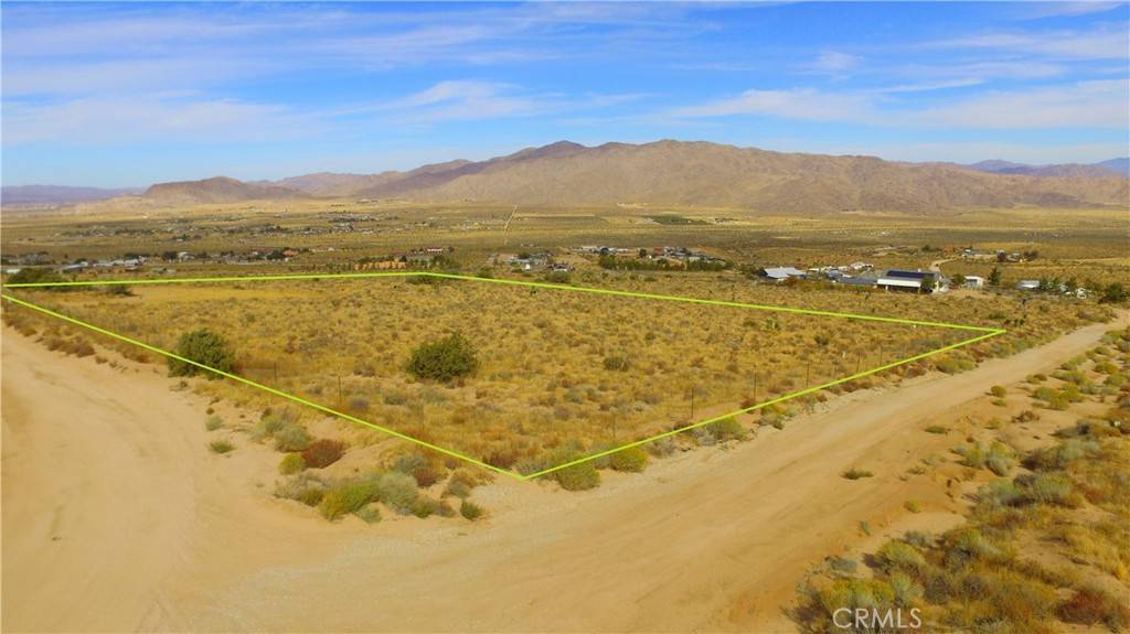 43535204 Corto, Apple Valley, CA 92308