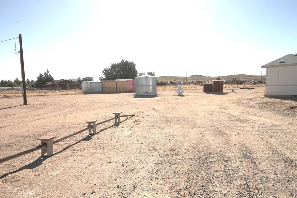 Hinkley, CA 92347,36724 Indian Wells RD