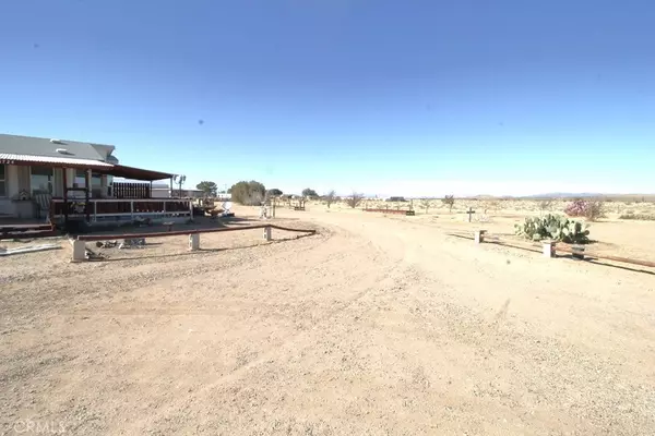 Hinkley, CA 92347,36724 Indian Wells RD
