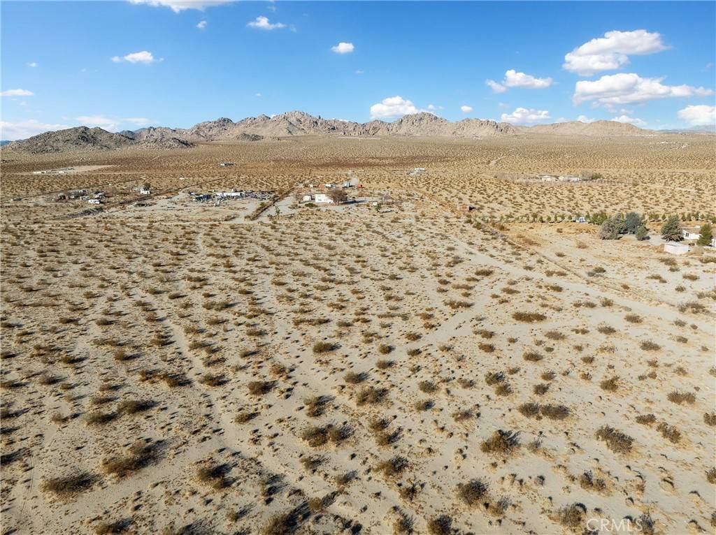 Lucerne Valley, CA 92356,719 Sage RD