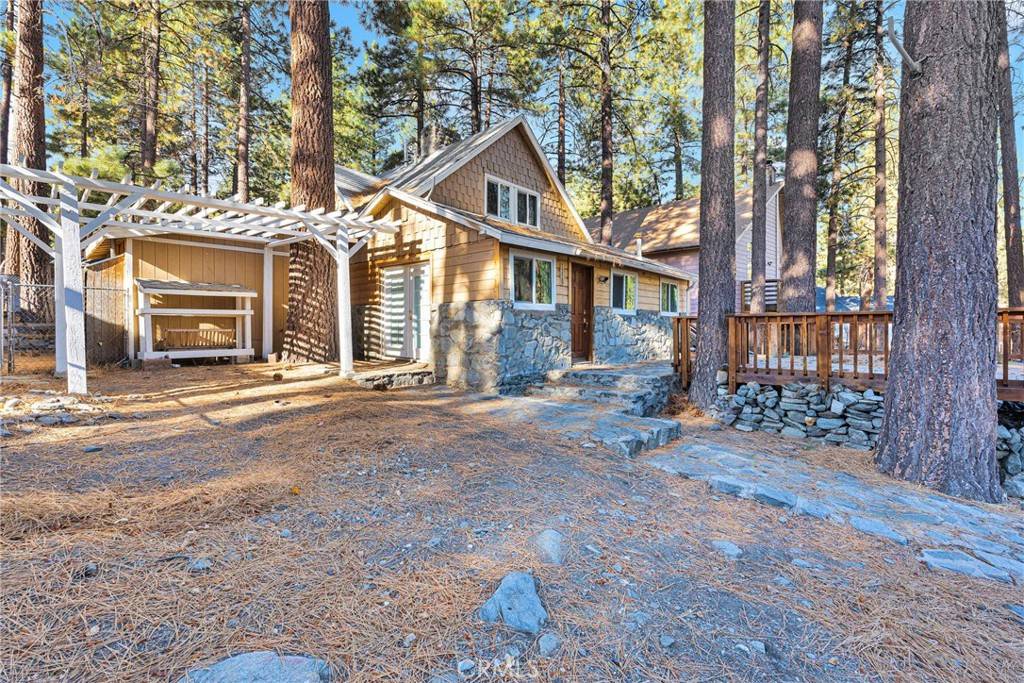 Wrightwood, CA 92397,1329 Helen ST