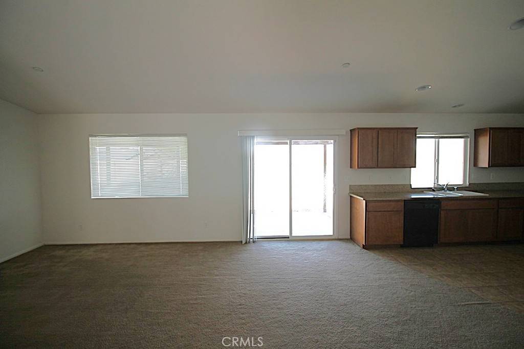 Barstow, CA 92311,913 Wren CT