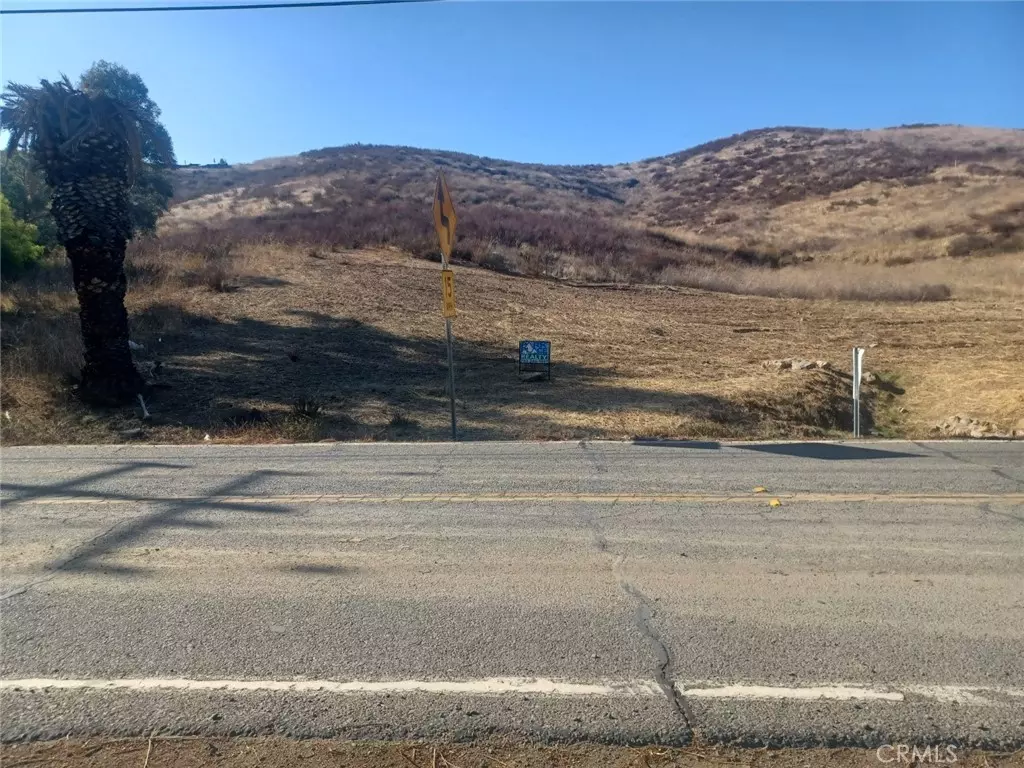 Lake Elsinore, CA 92530,0 Strickland