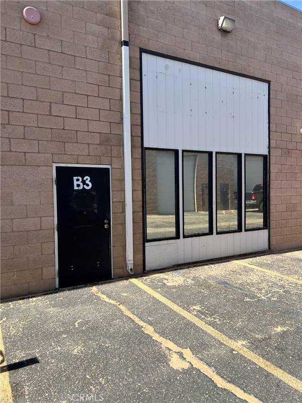 10902 I AVE #B3, Hesperia, CA 92345