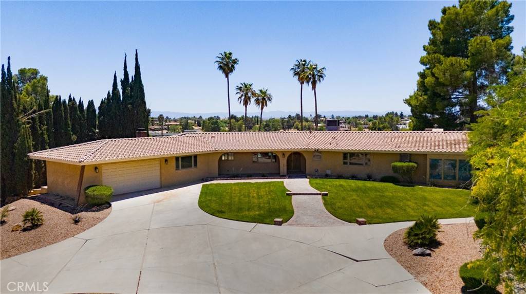 19459 Shasta RD, Apple Valley, CA 92307