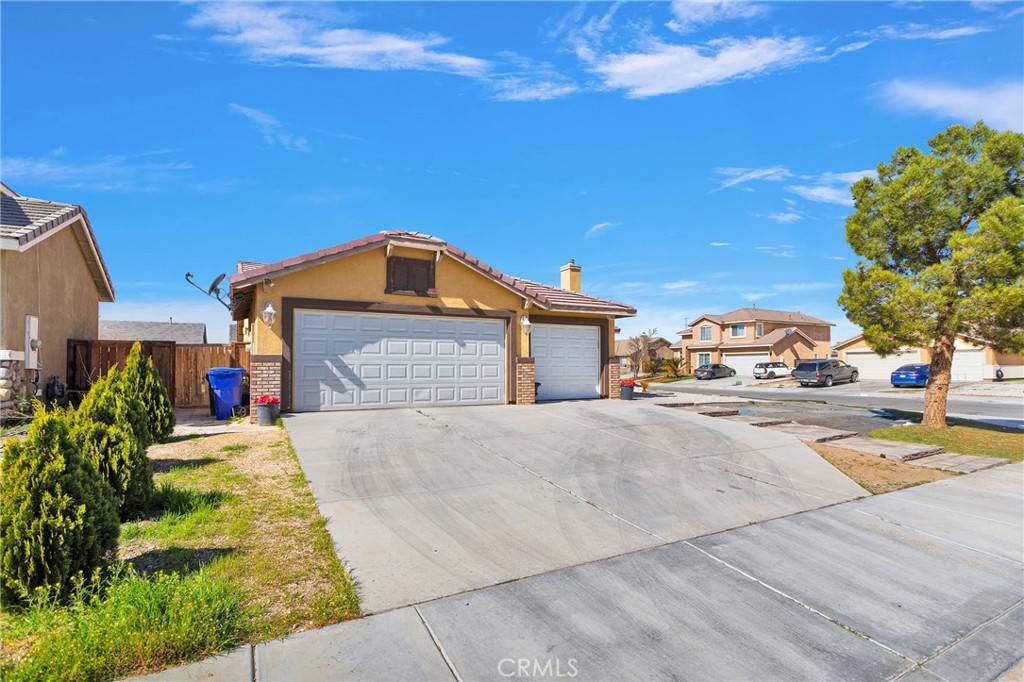 Adelanto, CA 92301,17968 Landon CT