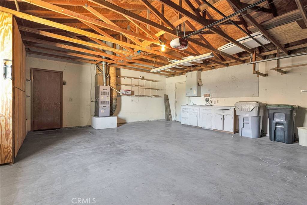 Victorville, CA 92395,18043 Sunburst RD