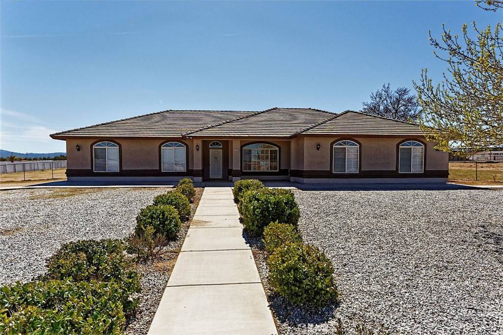 13751 Mesquite ST, Oak Hills, CA 92344