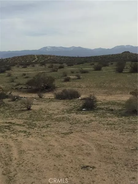 235 E Avenue Q, Palmdale, CA 93550