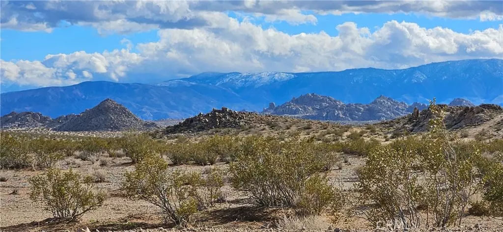 800 Jackmani AVE, Lucerne Valley, CA 92356