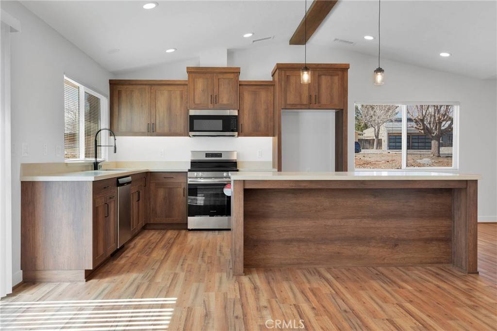 Victorville, CA 92395,14138 Wimbleton DR