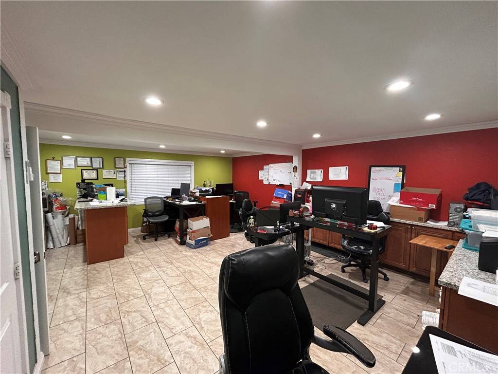 Victorville, CA 92395,14258 Hesperia RD