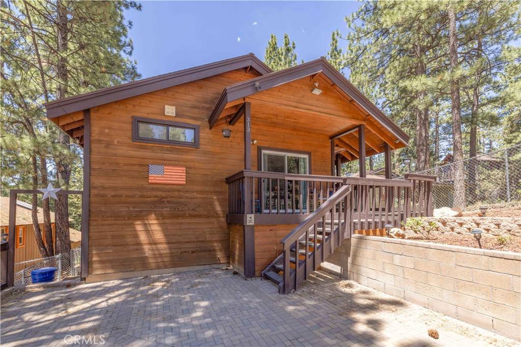 313 Sugarloaf BLVD, Big Bear City, CA 92314