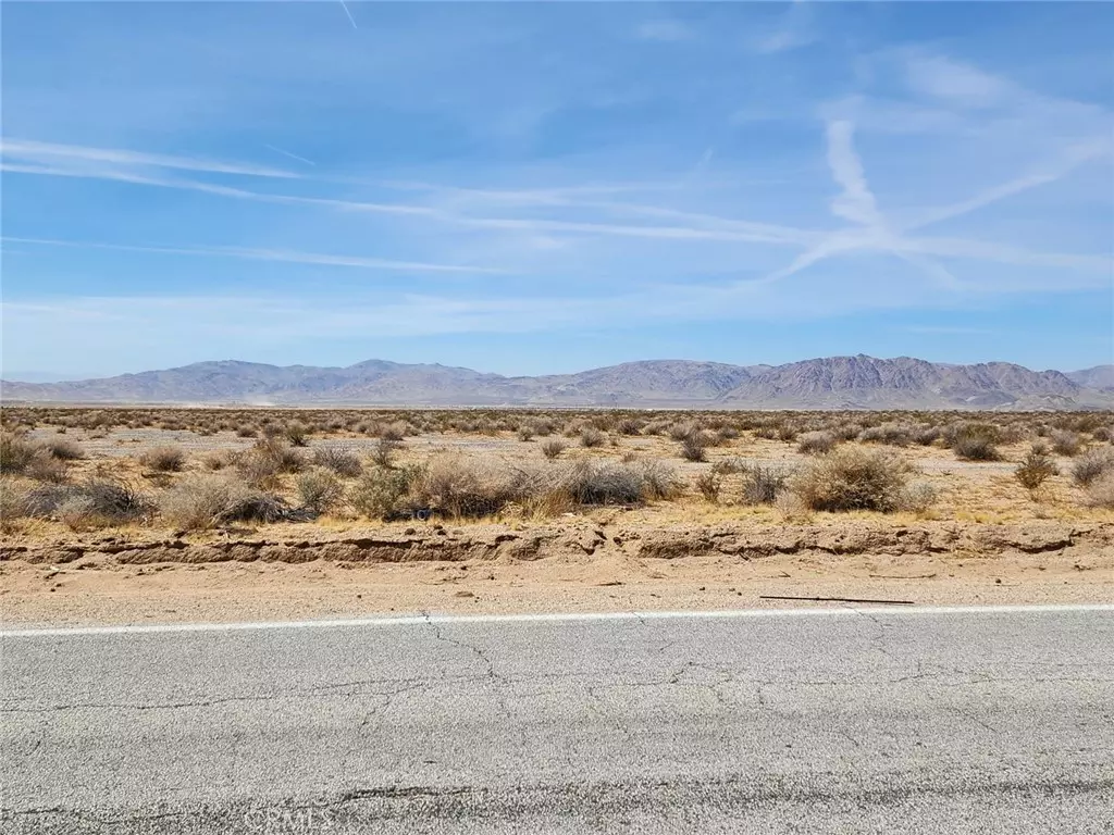 Lucerne Valley, CA 92356,502 Camp Rock RD