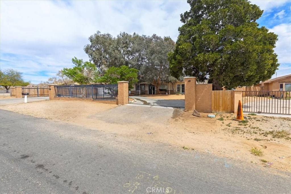 Apple Valley, CA 92307,16815 Neenach RD