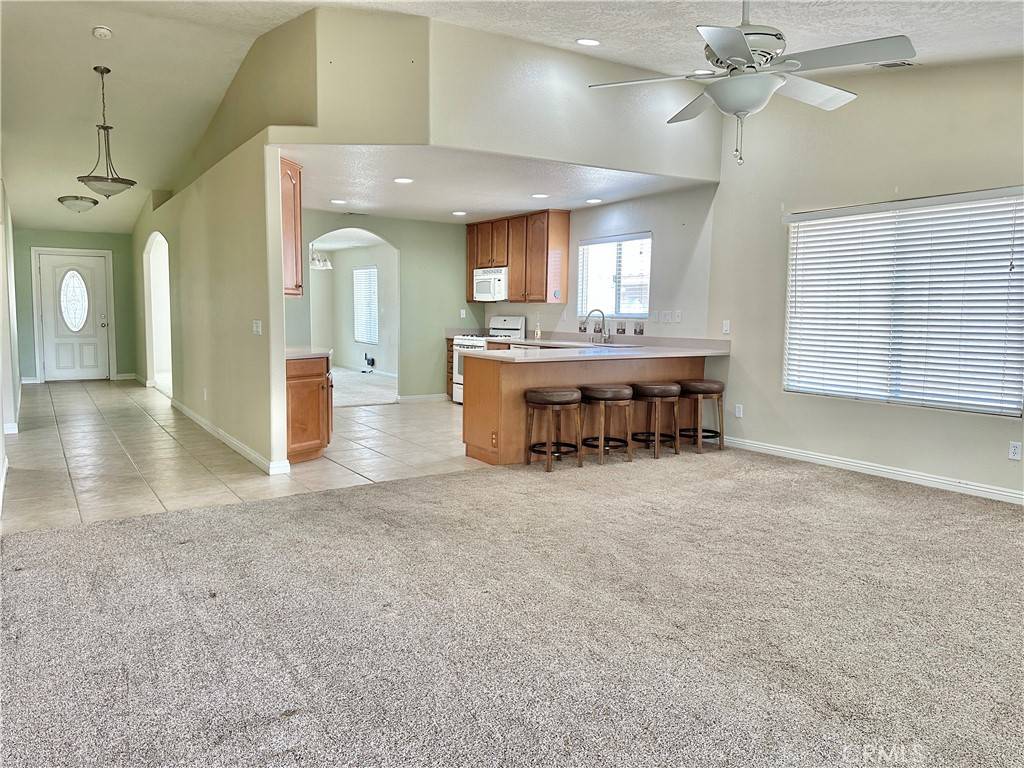 Helendale, CA 92342,27813 Hummingbird LN