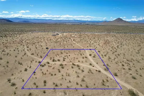18 Quarry RD, Apple Valley, CA 92307